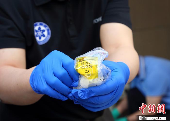 隨神舟十五號返回地面的空間科學實驗樣品。　中科院空間應用中心 供圖
