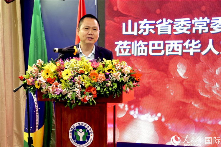 中國駐里約熱內(nèi)盧總領館副總領事王尉育致辭。人民網(wǎng)記者宋亦然攝