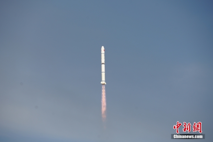 北京時間2023年8月9日6時53分，我國在太原衛星發射中心使用長征二號丙運載火箭，成功將環境減災二號06星發射升空，衛星順利送入預定軌道，發射任務獲得圓滿成功。此次任務是長征系列運載火箭第482次飛行。馮陽 攝