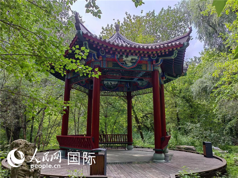 莫斯科中國貿易中心的中式園林“華銘園”一角。人民網記者 申亞欣攝