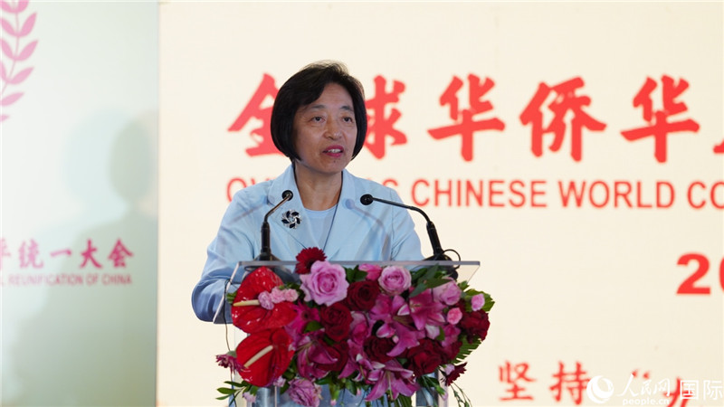 全國(guó)政協(xié)副主席、中國(guó)和平統(tǒng)一促進(jìn)會(huì)副會(huì)長(zhǎng)蘇輝出席大會(huì)并致辭。 人民網(wǎng) 劉暢 攝
