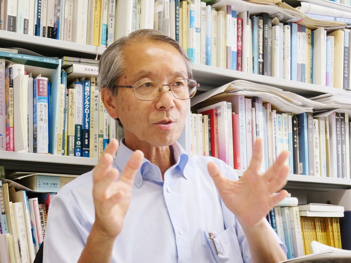 日本創(chuàng)價大學教授高橋強接受人民網(wǎng)采訪。（視頻截圖）