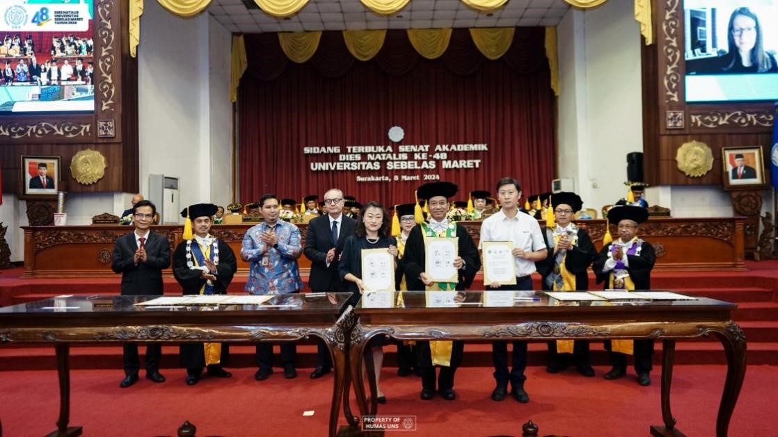 西華大學、三一一大學、印尼鋰源新材料有限公司、四川鋰源新能源有限公司四方共同簽署國際合作協議。印尼三一一大學孔子學院供圖