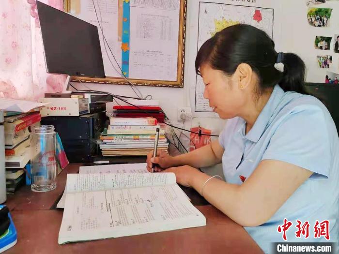甘肅環縣“全能老師”堅守“麻雀學校”：學生在，我就在