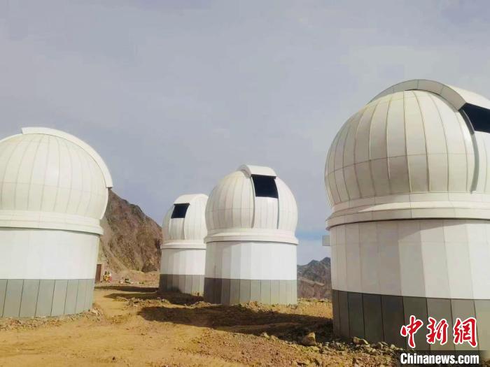 圖為南京大學時域天文臺望遠鏡圓頂安裝完畢。　冷湖科創園區管委會 供圖
