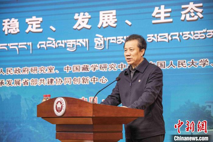 圖為西藏民族大學黨委書記、副校長劉凱在開幕式上致辭。　楊忠寧 攝